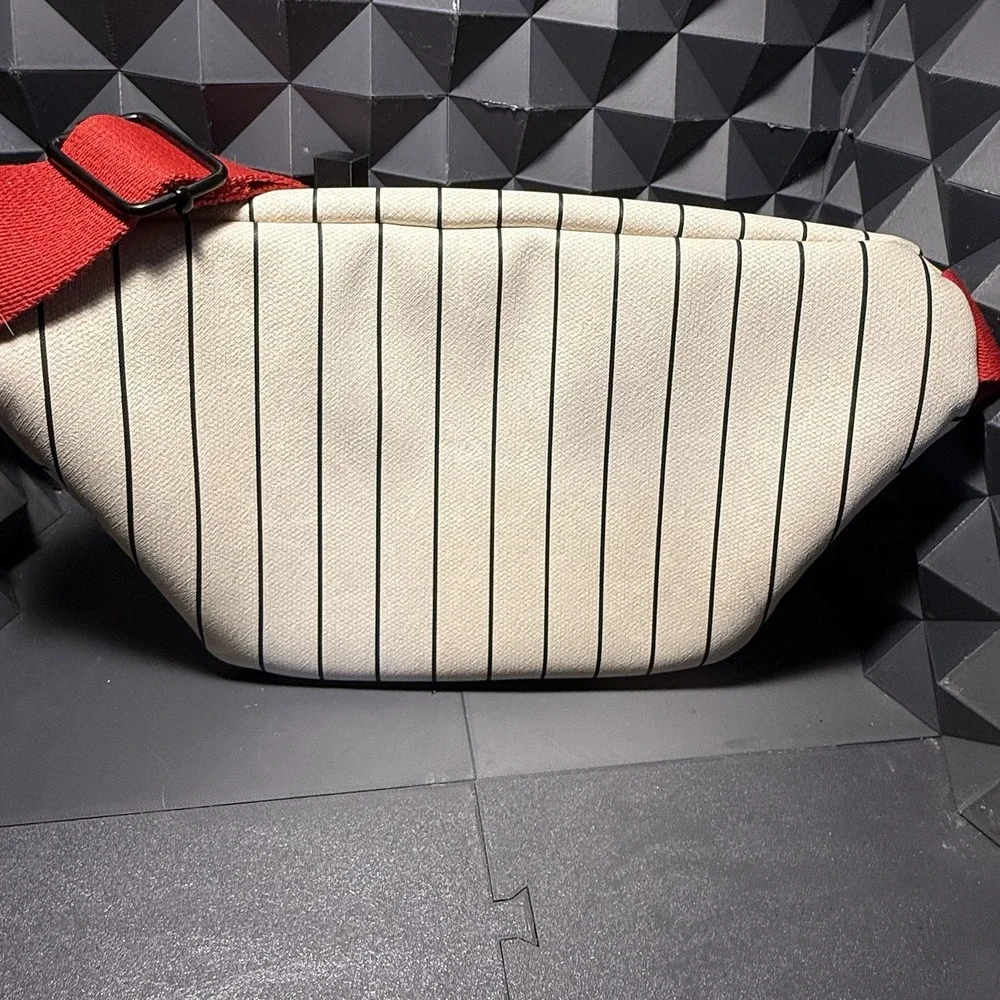PEANUTS SNOOPY FANNY PACK WAIST PACK ADJUSTABLE STRAP BASEBALL RED/WHITE/BLACK